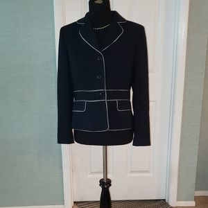 Navy blue blazer trimmed in white stiching. Petite Sophocate 8